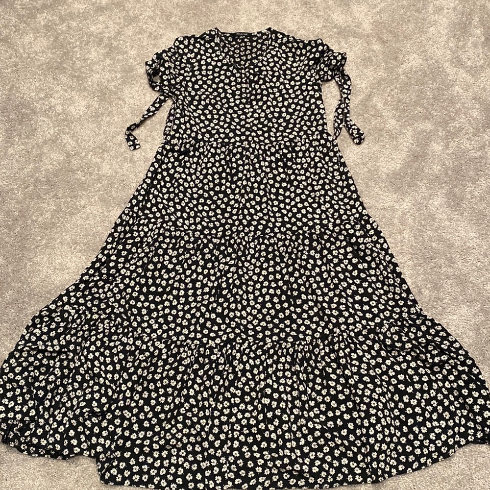 Madewell Tie-Sleeve Tiered Midi Dress in Woodcut Flowers